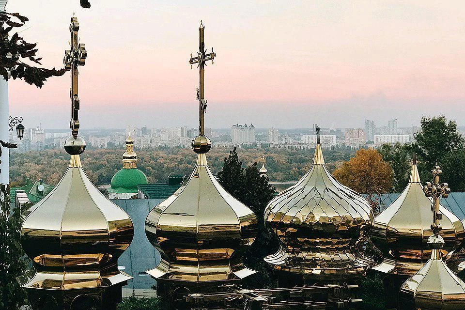 На богатейшие монастыри украинские православные раскольники заглядываются давно. Фото: Арина СУВОРОВА
