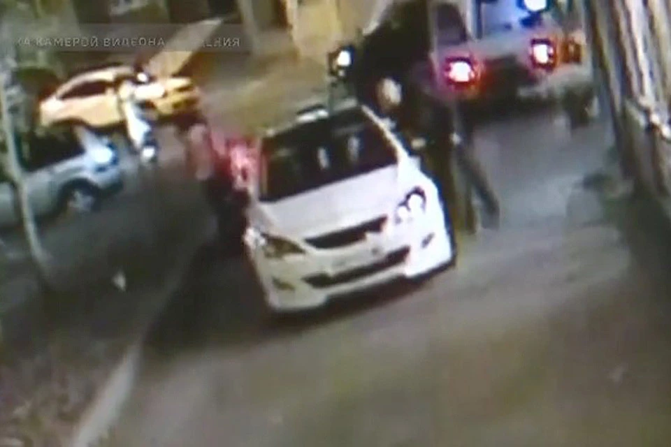 Водитель автомобиля, сбившего мужчину с коляской, признался что был пьян.