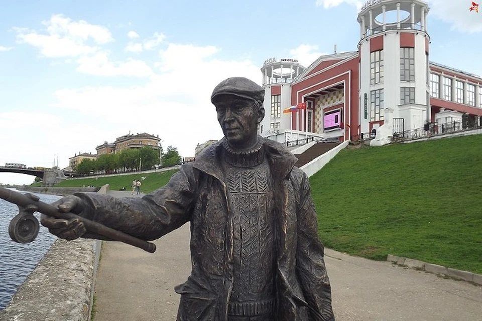 Памятник рыбаку появился в Твери недавно, но уже успел стать одним из символов города