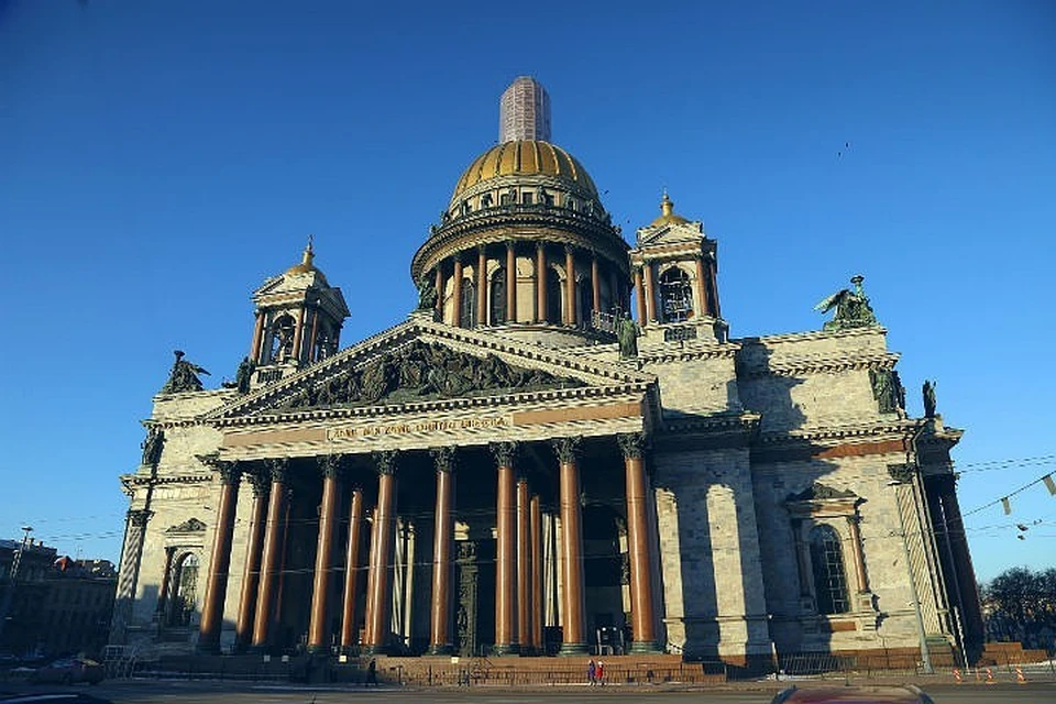 Исаакиевский собор стал православным символом Петербурга по версии верующих.