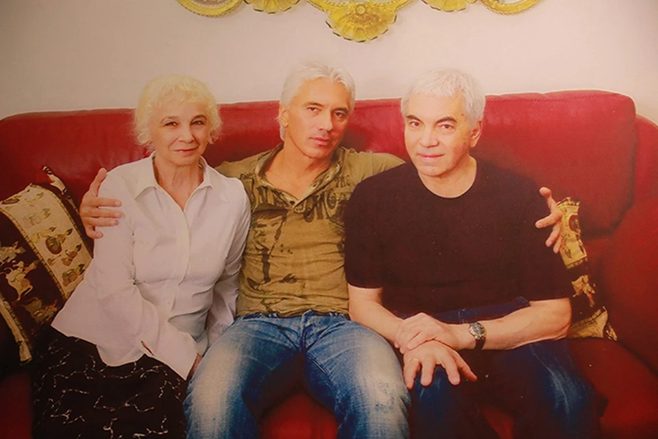 Дмитрий Хворостовский с родителями. Фото представлено на выставке личных вещей Дмитрия Хворостовского