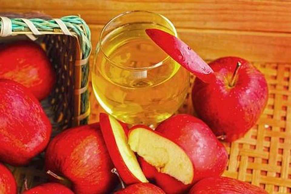 В лабораториях развенчали главный миф о пакетированных соках: в яблочном не нашли ни красители, ни сахарозаменители, ни подсластители и консерванты