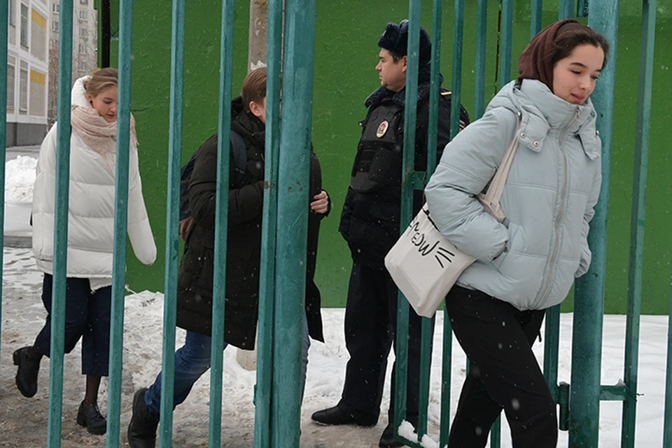 В Москве эвакуирована школа из-за ученика с ножом