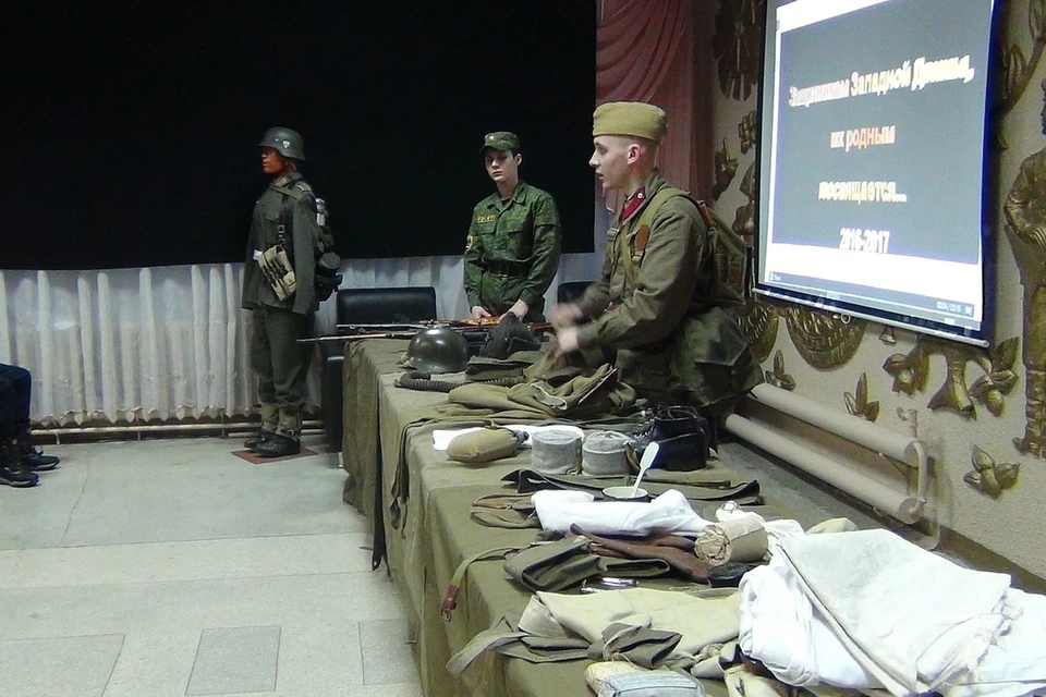 В раках патриотической акции поисковики представили экспонаты, найденные на местах сражений Великой Отечественной войны. Фото пресс-службы Тюменского областного поискового центра