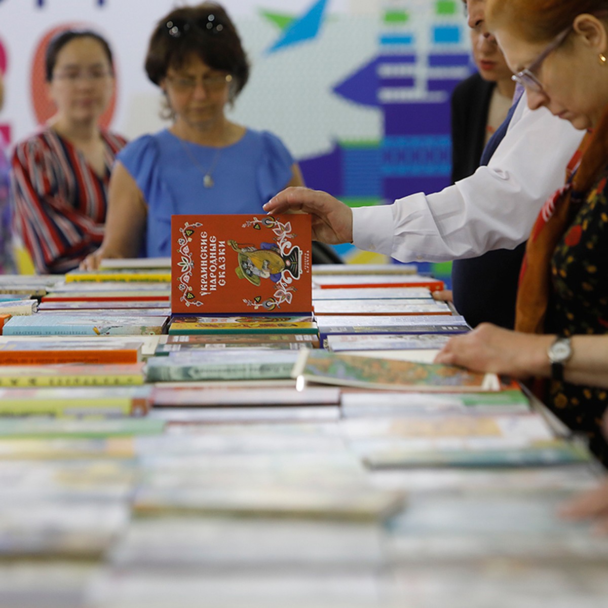 Программа Новогоднего Книжного салона 2018 в Петербурге - KP.RU