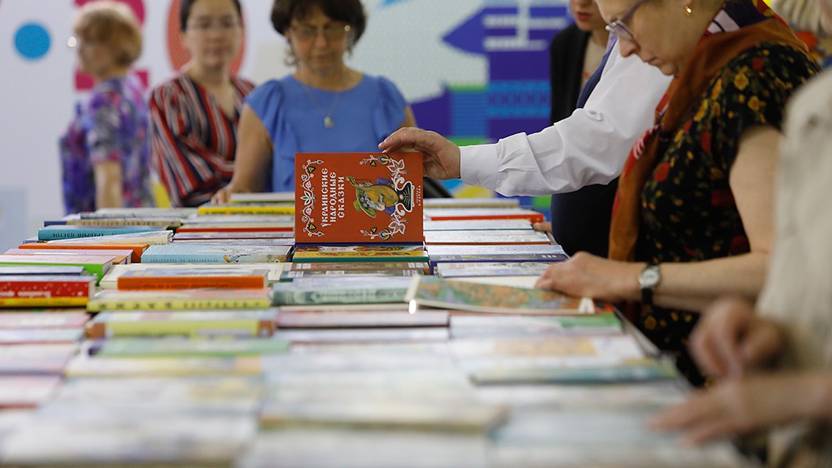 Программа Новогоднего Книжного салона 2018 в Петербурге - KP.RU