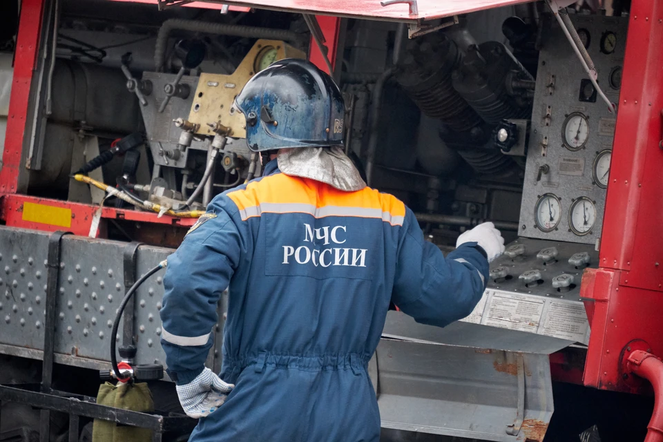 Из-за пожара в районе Сретинки образовался автомобильный затор.