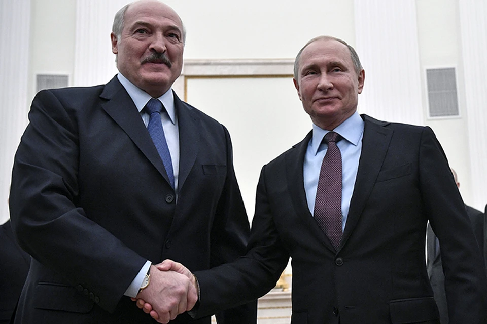 Лукашенко заявляет, что он-то как раз за интеграцию, но поступаться суверенитетом Белоруссии при этом не будет