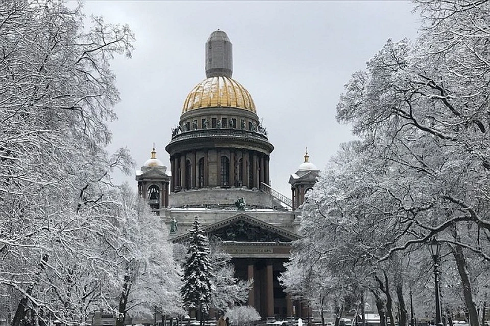 Петербург завалило снегом. Но это даже не рекорд.