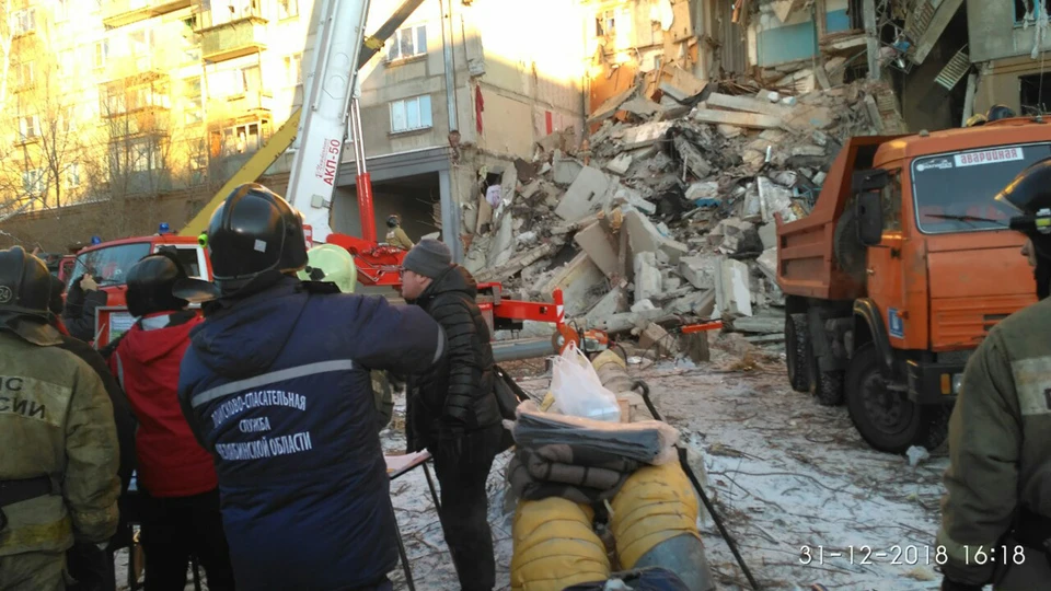 По состоянию на вечер 31 декабря погибшими при взрыве газа в Магнитогорске числятся семь человек.