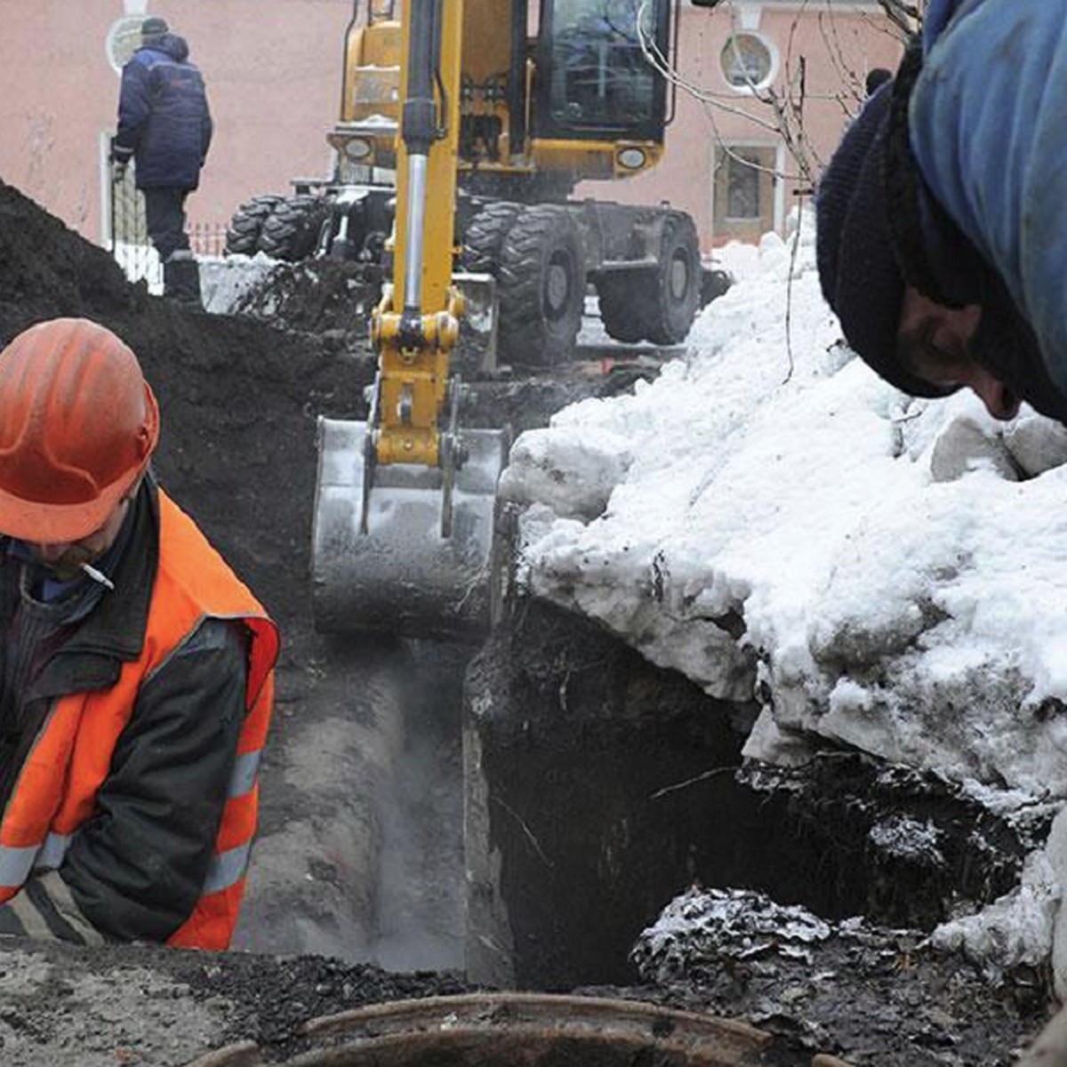 Полезные телефоны на случай, если в кране нет воды, в батарее тепла, лифт  сломался или отключился свет - KP.RU