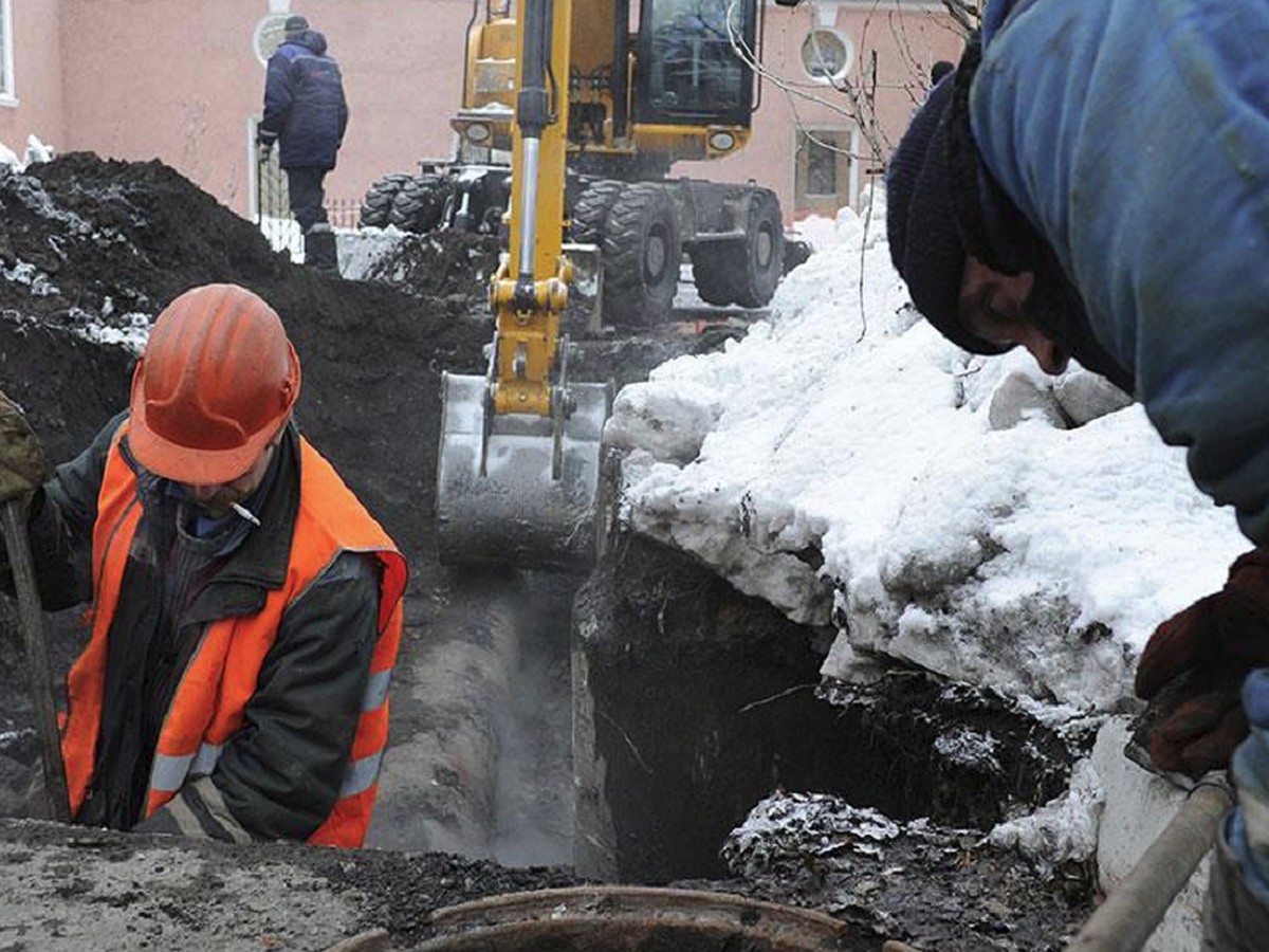 Полезные телефоны на случай, если в кране нет воды, в батарее тепла, лифт  сломался или отключился свет - KP.RU