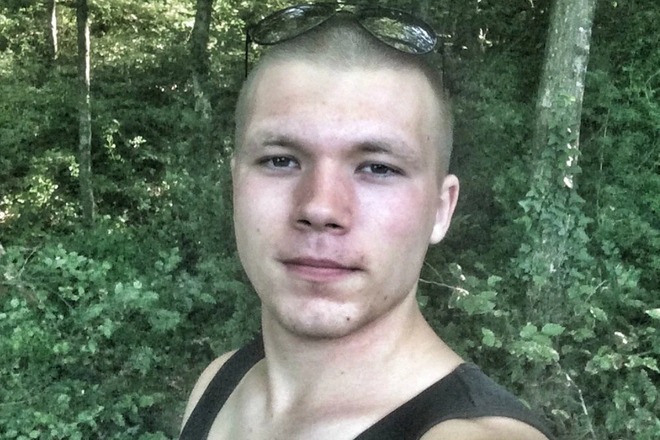 Антону был 21 год.