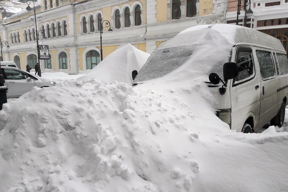 Такого снега, как в марте 2018-го, в начале этого года во Владивостоке пока ещё не было