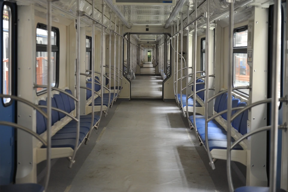 Сегодня по метро Петербурга ходит 448 вагонов с откидными сидениями