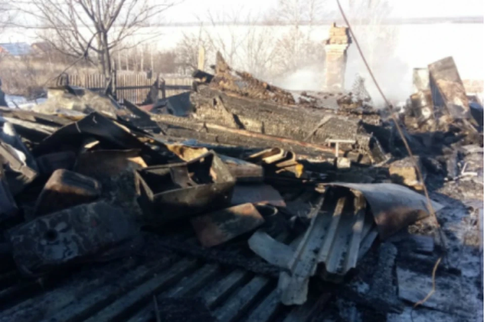 Жуткий пожар в Хабаровском крае полностью уничтожил квартиру и унес человеческую жизнь