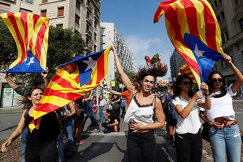 Митинг каталонских сепаратистов в Барселоне.