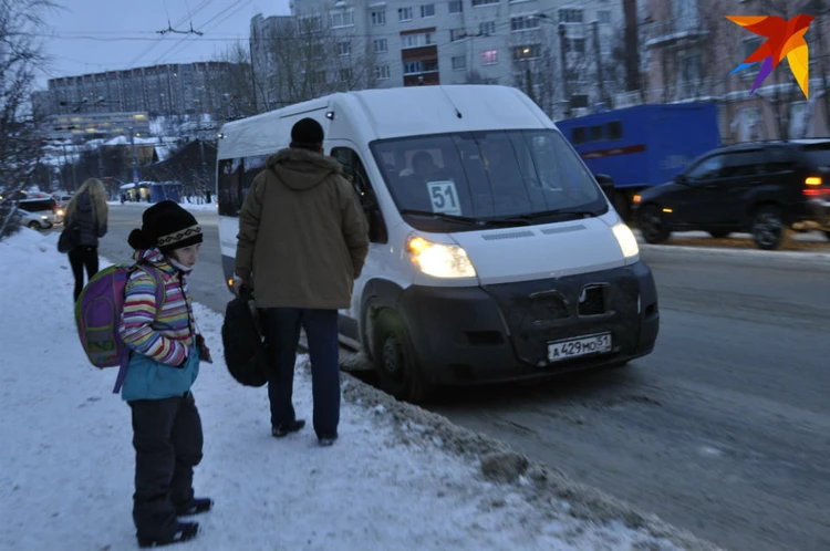 В администрации Мурманска хотят наказать маршрутчиков, которые бросили пассажиров на остановках