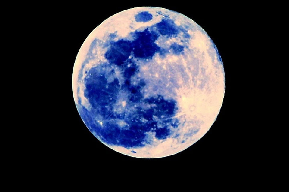 К полуночи Луна достигнет максимальной высоты над южным горизонтом