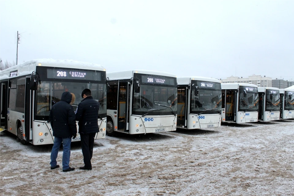 В январе, когда Твери представили новый парк автобусов 208 и 52 маршрутов, горожан заверили, что тарифы останутся прежними. Фото: администрация города Твери.