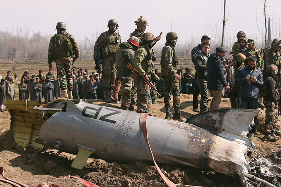 Индия и Пакистан обменялись авиаударами, с обеих сторон - убитые, сбиты военные самолеты