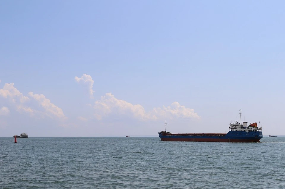 Газовозы не мешают судоходству в Черном море