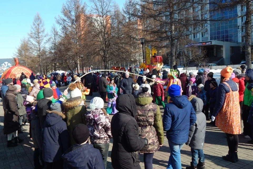 Кемеровчане проводили зиму Фото: Юлия Надкерничная