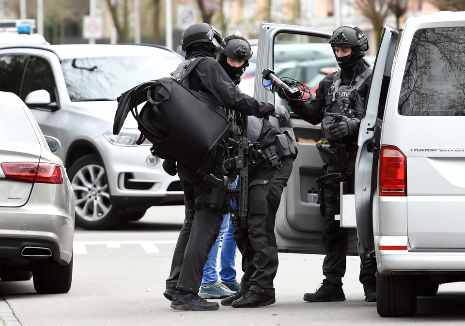 Полиция на месте стрельбы в Утрехте.