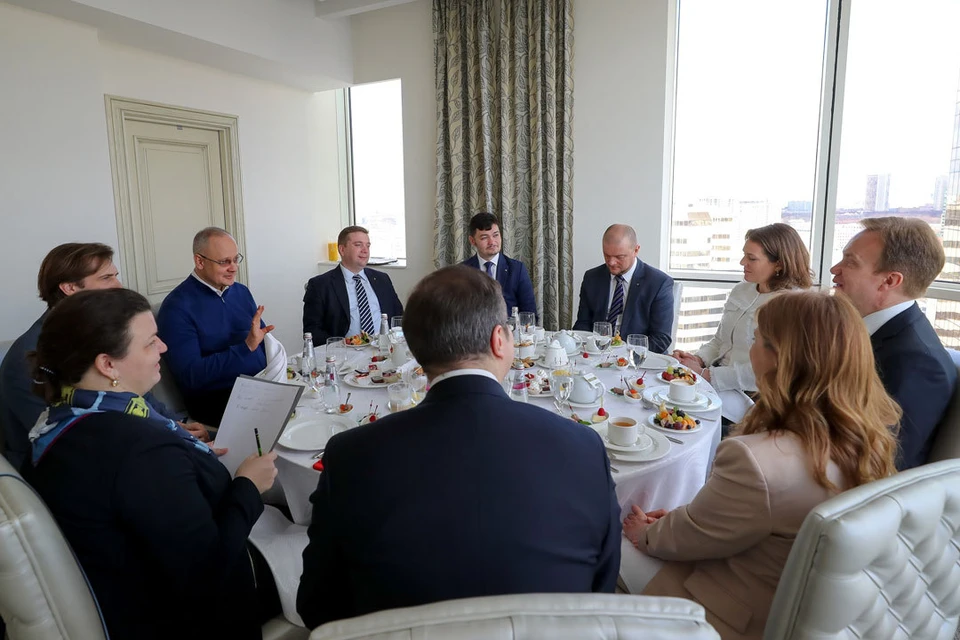 В Москве прошла встреча советника президента России Антона Кобякова и президента Всемирного экономического форума Бёрге Бренде.