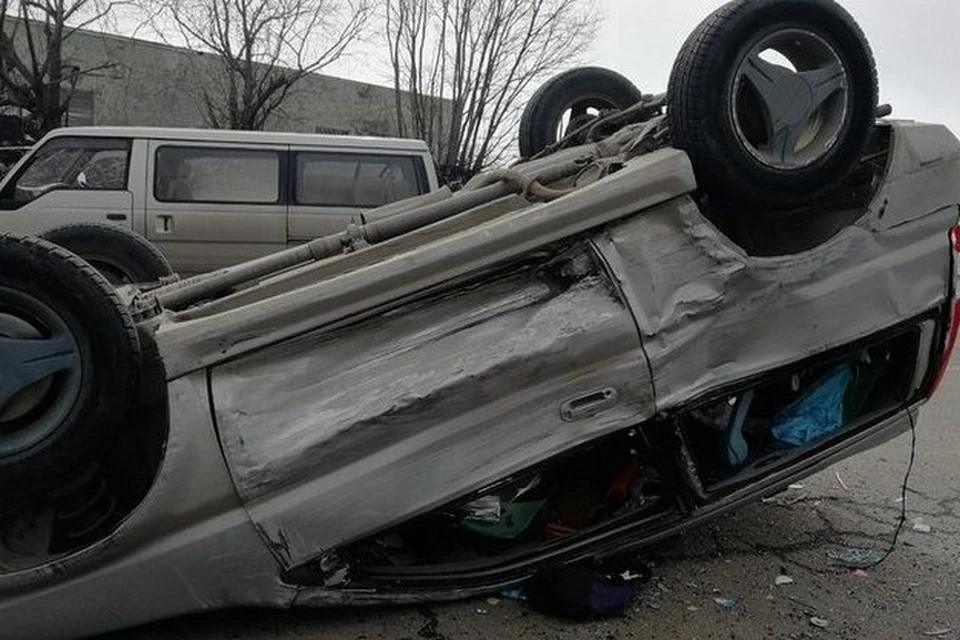 Два маленьких ребенка пострадали в серьезном ДТП с перевернутой машиной на Камчатке