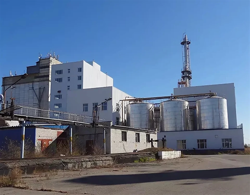 Спиртзавод. Спиртзавод Благовещенск. Благовещенский завод Амурэлектроприбор. Заброшенный спиртзавод Благовещенск Амурская область. Коммерческий спиртзавод.