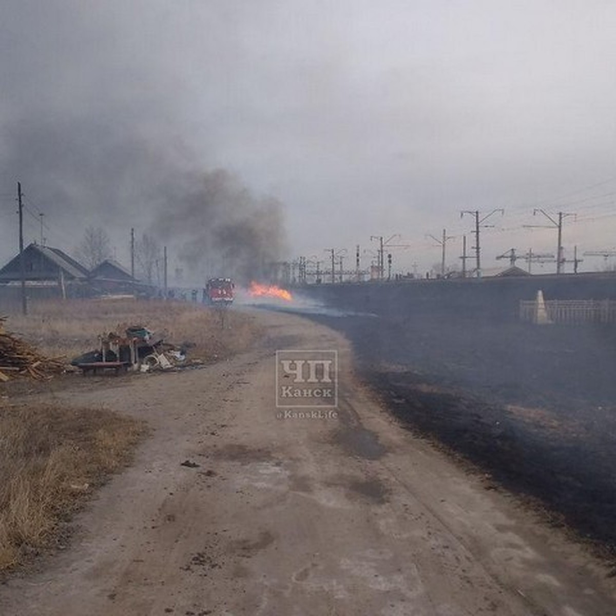 Будто «проклят» пожарами: Канск снова в окружении огня - KP.RU