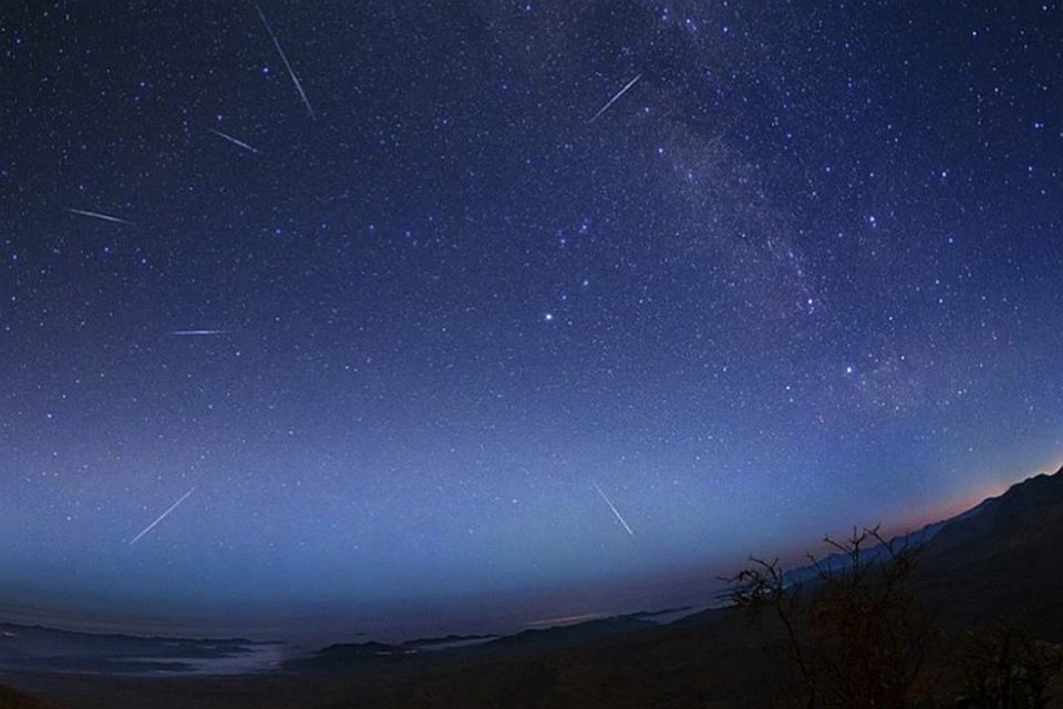 Это один из самых старых метеорных потоков, наблюдаемых людьми. Прямую онлайн-трансляцию звездопада Лириды 2019 смотрите на сайте kp.ru в ночь 22-23 апреля