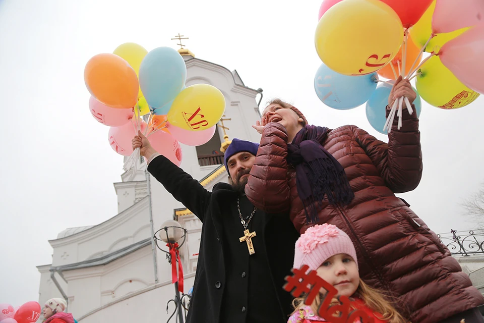 В ночь с 27-го на 28 апреля с 02.30 у храма Рождества Христова будут находиться четыре автобуса