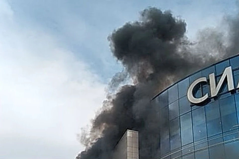 Видео пожара в ТРЦ "Сильвер Молл" в Иркутске появилось в распоряжении корреспондентов КП.