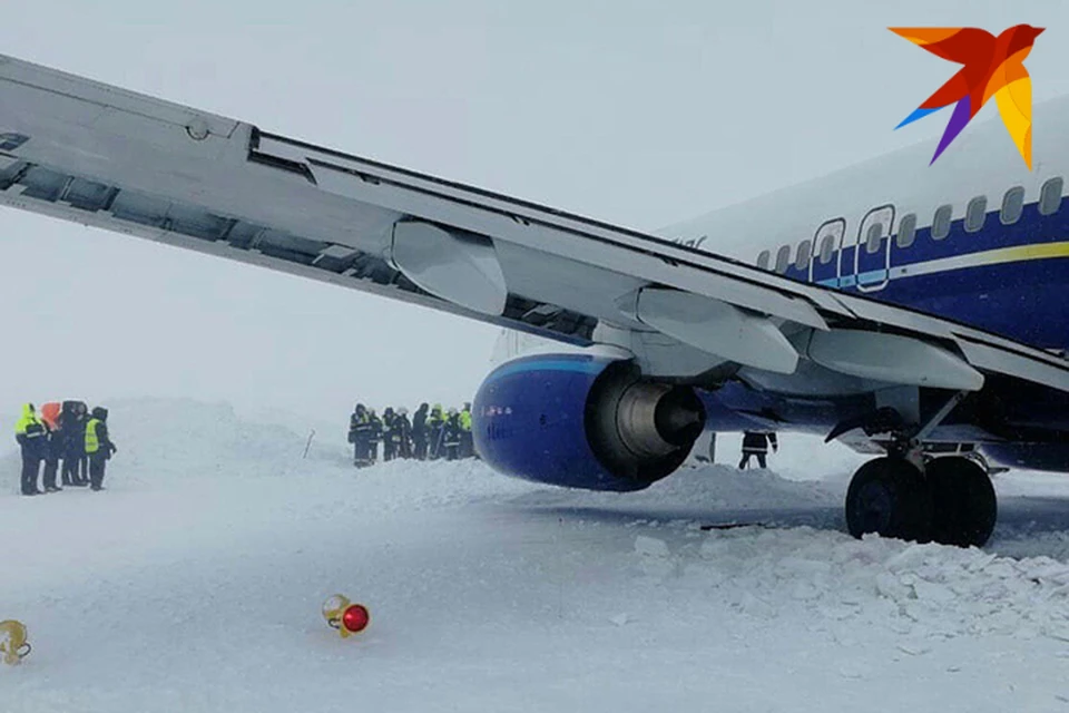 В Норильске пассажирский Boeing выкатился за пределы взлетно-посадочной полосы из-за непогоды