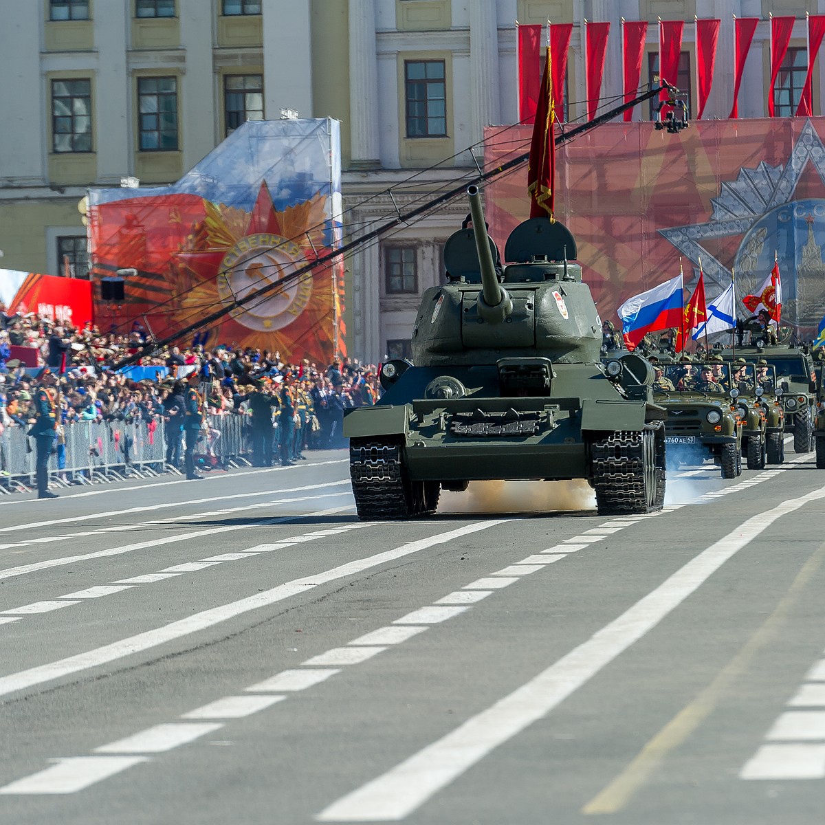 От Ленинграда до Петербурга: Как в Северной столице в разные года  праздновали День Победы - KP.RU