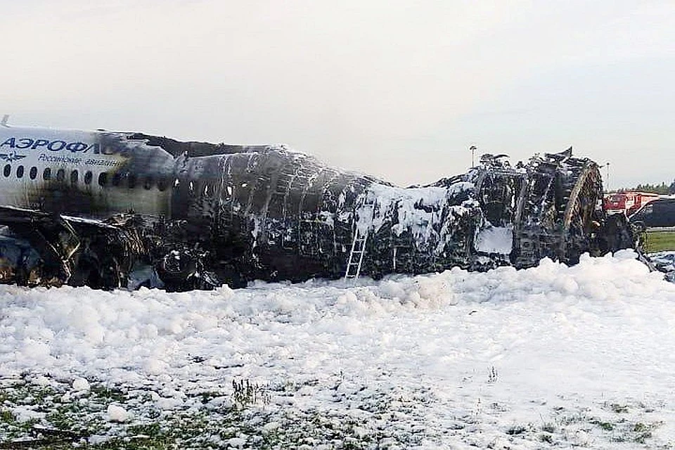 «Суперджет-100» сгорел при посадке в Шереметьево
