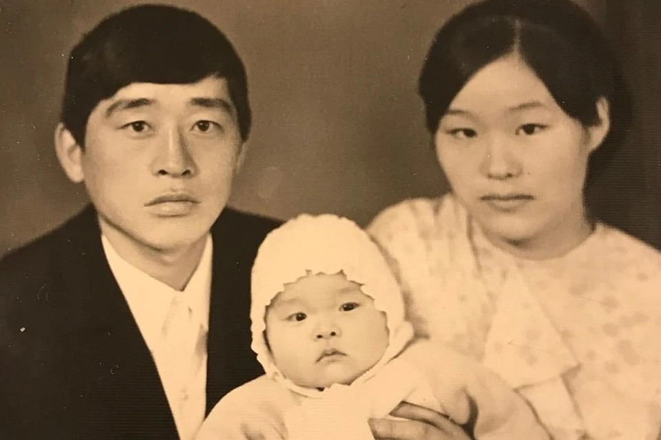 Ден Де и Ден Су с дочерью Мен Ха.
