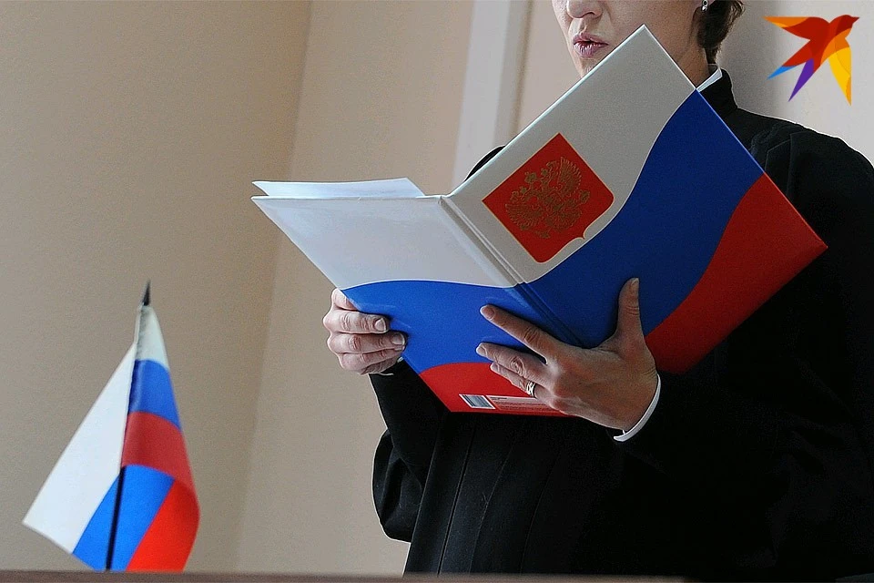 Случается, что дела, в которых разбираются судьи, бывают менее интересными, чем их декларации