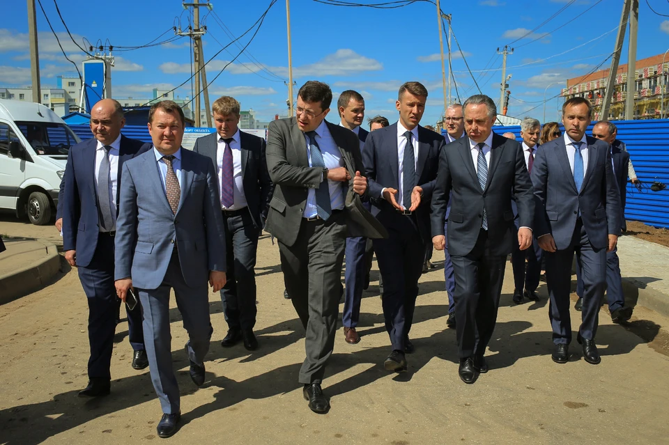 Виталий Мутко побывал в ЖК «Окский берег» в ходе рабочего визита в Нижний Новгород 17 мая.