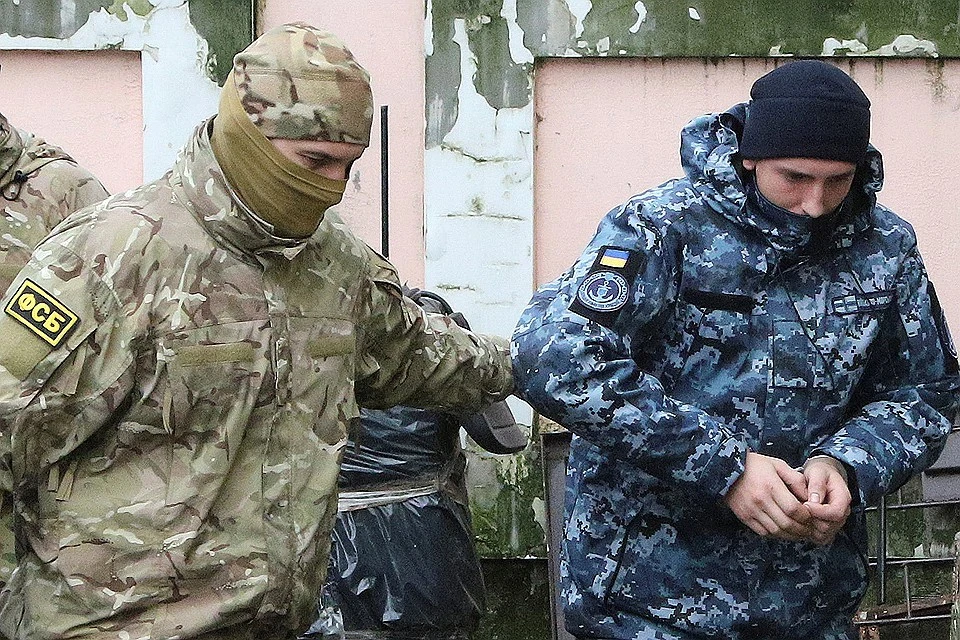 Как и следовало ожидать, судьи трибунала приняли сторону Киева и потребовал от Москвы и освободить украинских моряков