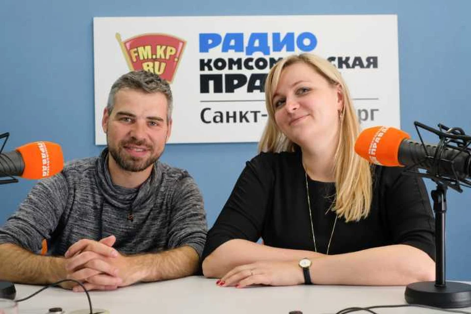 Дмитрий Иоффе и Юлия Аблец в студии радио «Комсомольская правда в Петербурге»