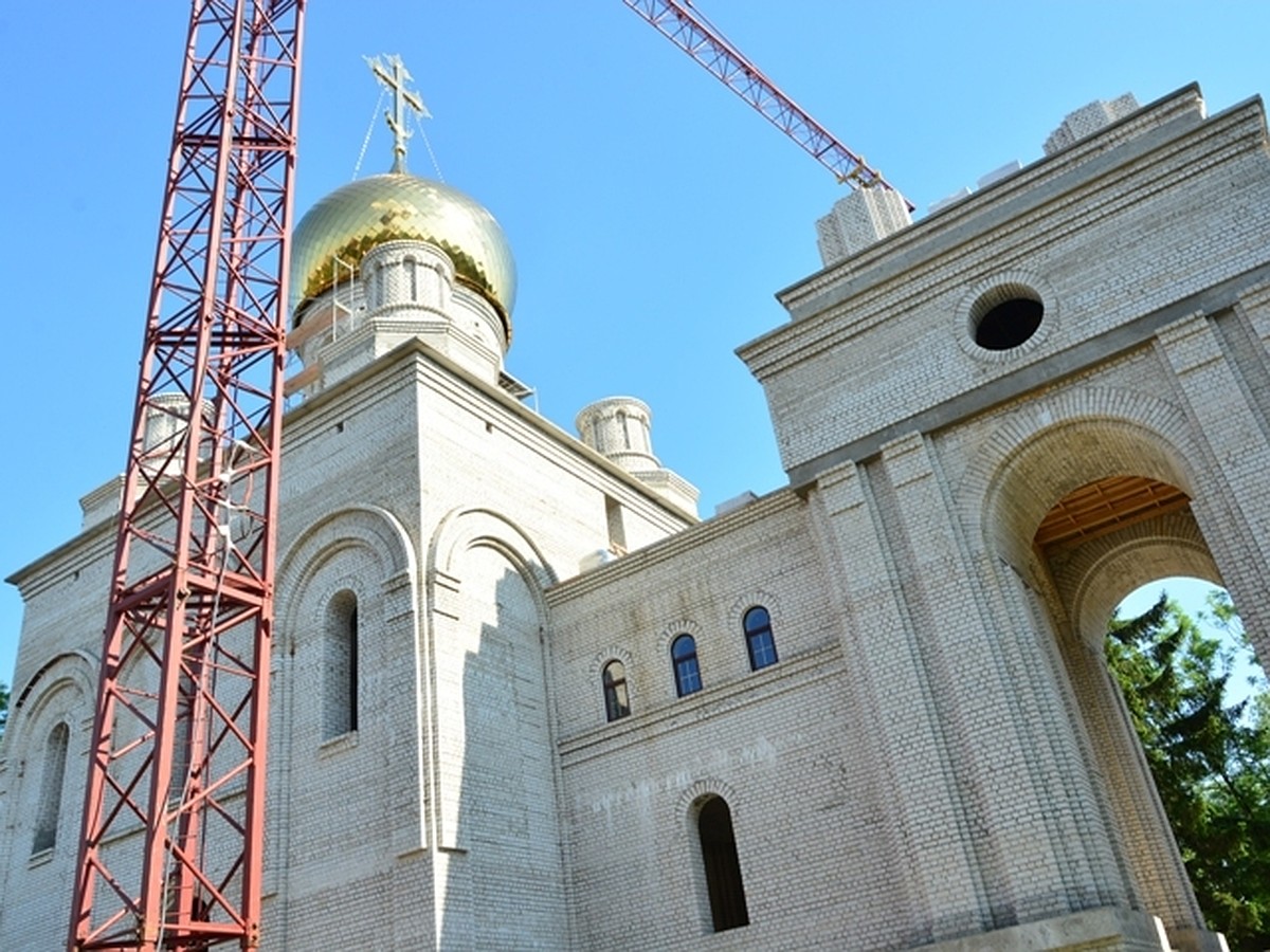 Семь куполов и 55-метровая колокольня: на проспекте Мира в Калининграде  строят храм Кирилла и Мефодия - KP.RU