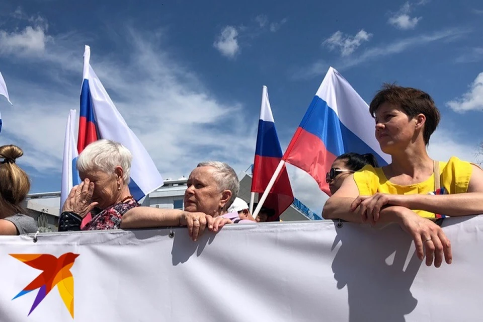 «Мост дружбы», митинг-концерт и массовые гуляния: как тюменцы празднуют День России на Цветном бульваре