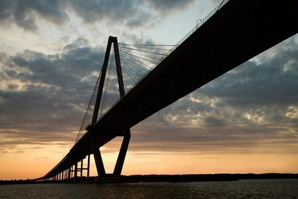 По предварительным расчетам, строительство автомобильного моста через Лену обойдется в 60-65 млрд рублей.