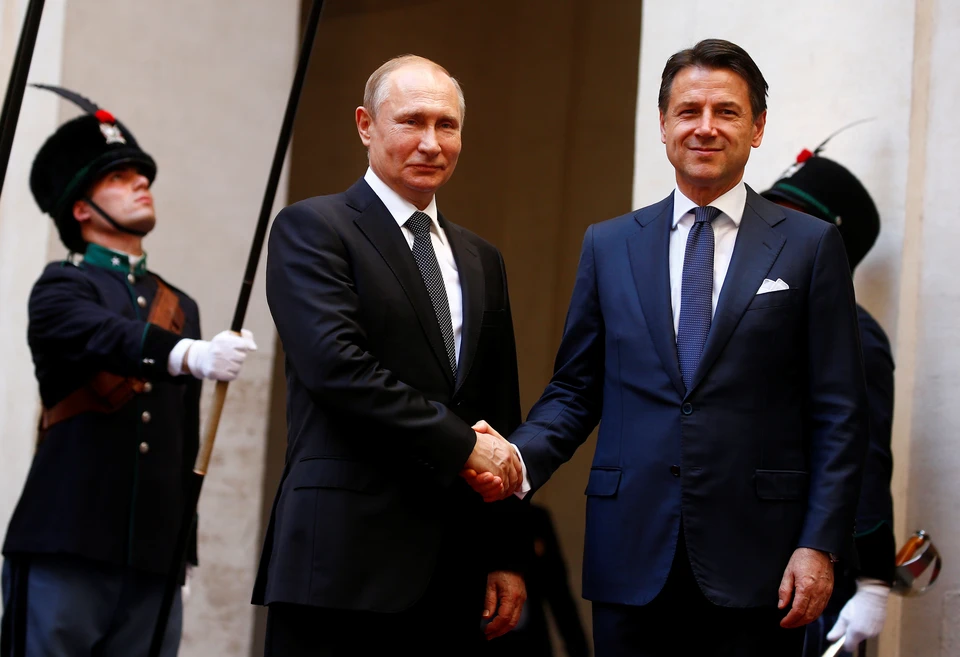 Владимир Путин и премьер-министр Италии Джузеппе Конте перед началом переговоров.