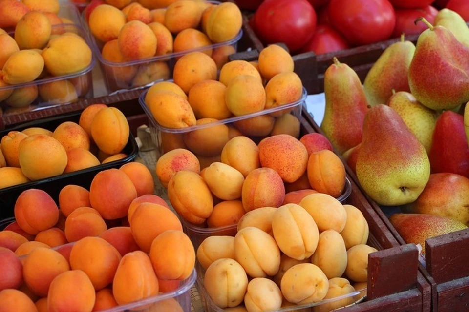 На полуострове, который некогда поставлял фрукты на экспорт теперь цены дороже чем на севере России