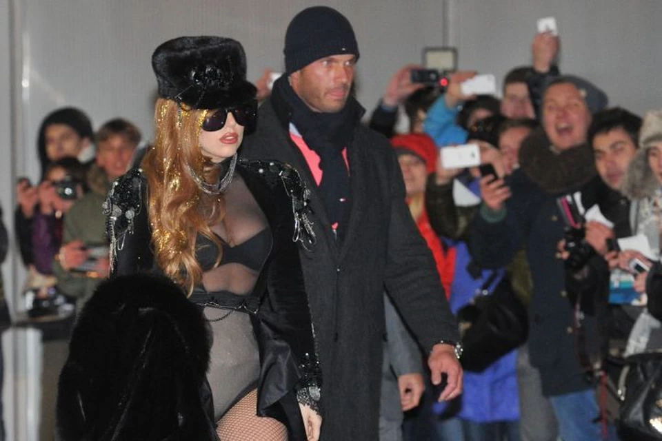 Леди Гага в 2012 году, во время визита в Москву.