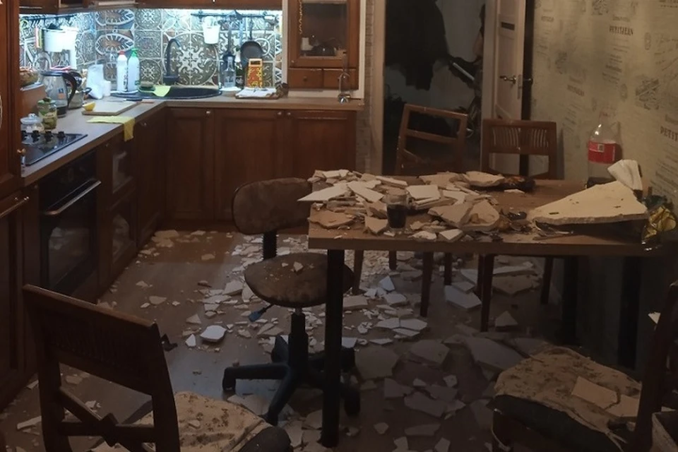 В новостройке в Кудрово рухнул потолок